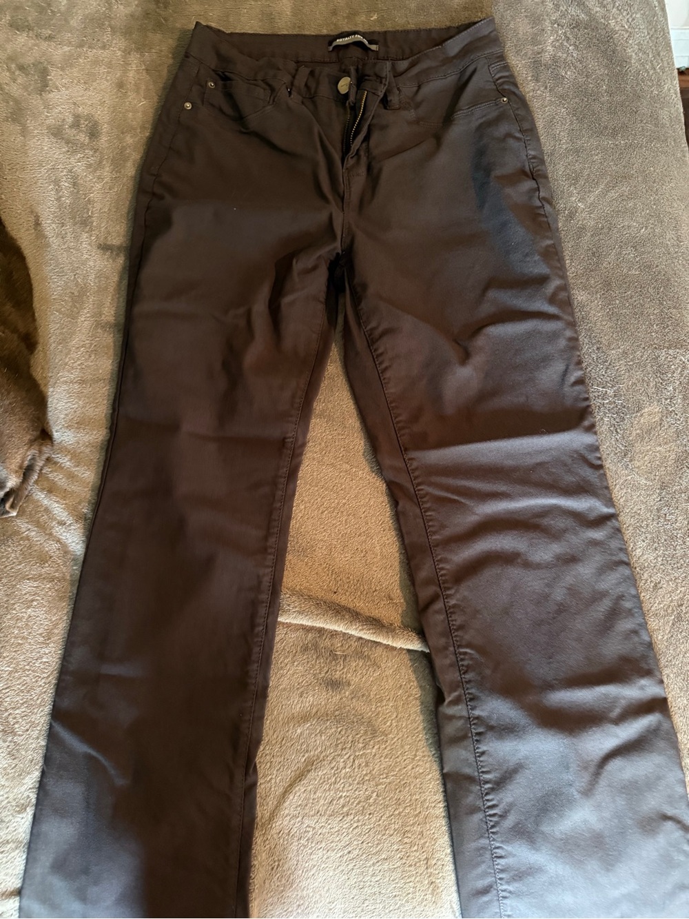 Classic Straight-Leg Pants in Dark Grey